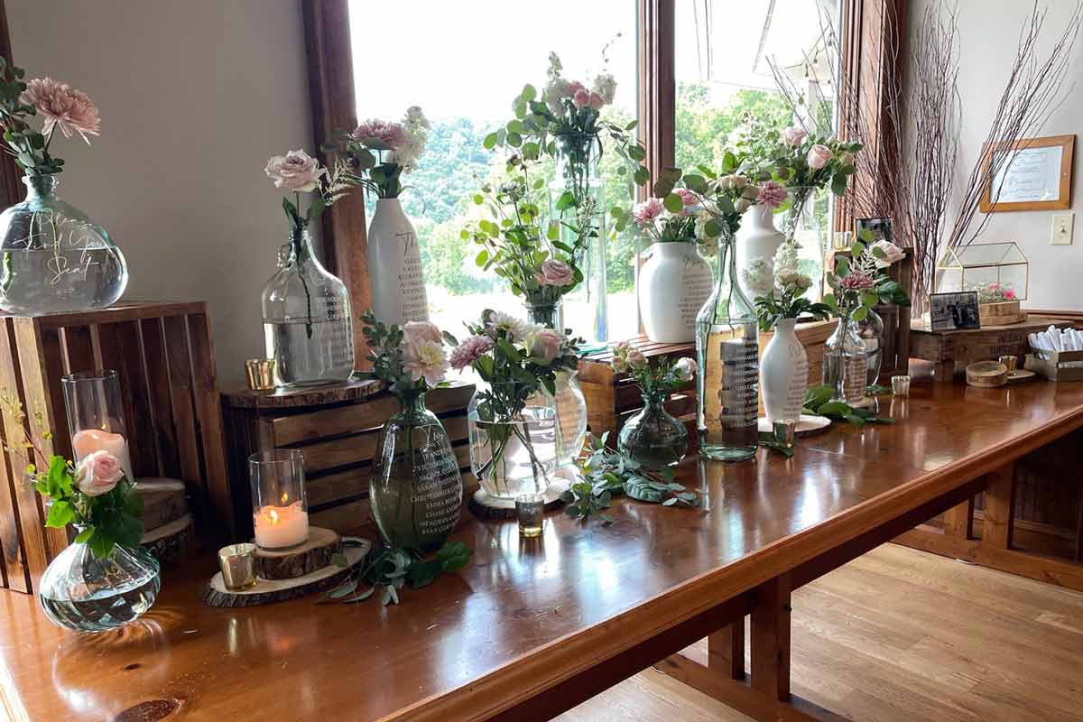 Wedding decorations at Hollow Brook Golf Club